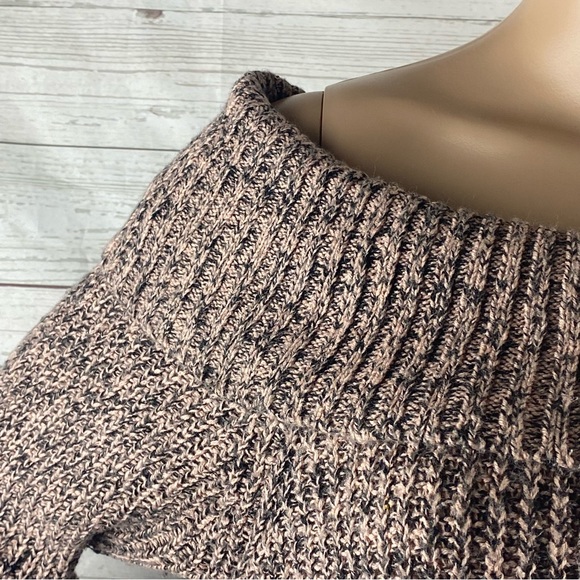 Snails & Cinnamon Sweater - Picture 3 of 12